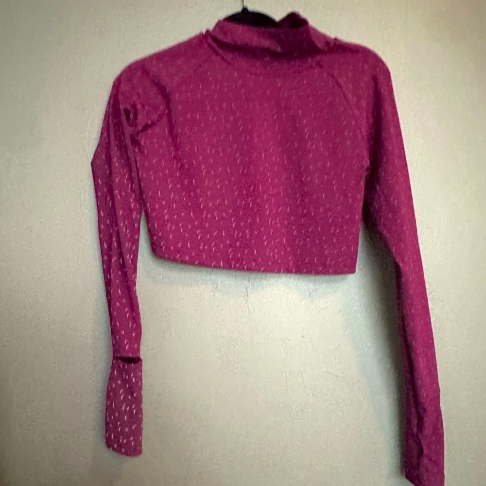 Oiselle firecracker reflective long sleeve crop top